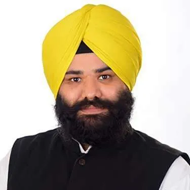 ਆਪ ਆਗੂ ਹਿੰਮਤ ਸ਼ੇਰਗਿੱਲ ਨੇ ਲਗਾਇਆ ਸੁਖਬੀਰ ਬਾਦਲ ‘ਤੇ ਗੰਭੀਰ ਦੋਸ਼