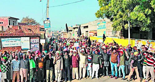 ਅਸ਼ਲੀਲ ਵੀਡੀਓ ਵਇਰਲ ਹੋਣ ‘ਤੇ ਭੜਕੇ ਲੋਕ, ਕਾਰਵਾਈ ਦੀ ਮੰਗ