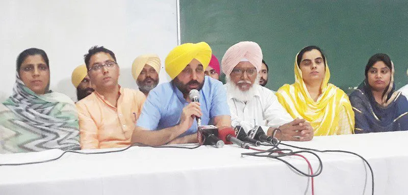 ਰੇਤ ਘਪਲੇ ਸਬੰਧੀ ਆਪ ਚੁੱਪ ਨਹੀਂ ਬੈਠੇਗੀ; ਛੇਤੀ ਕਰਾਂਗੇ ਸੰਘਰਸ਼ : ਭਗਵੰਤ ਮਾਨ