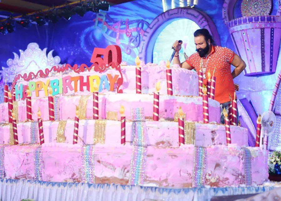ਵਿਸ਼ਵ ਦਾ ਸਭ ਤੋਂ ਵੱਡਾ Birthday Celebration