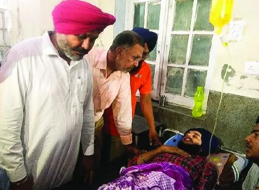 ਆਮ ਆਦਮੀ ਪਾਰਟੀ ਦੇ ਆਗੂਆਂ ਨੇ ਰਜਿੰਦਰਾ ਹਸਪਤਾਲ ਵਿਖੇ ਪਤਾ ਲੈਣ ਮੌਕੇ ਵੀ ਵਜਾਈ ਆਪੋ-ਆਪਣੀ ਡਫਲੀ