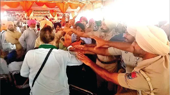 ਕਿਸਾਨ ਮੇਲੇ ‘ਚ ਕਿਸਾਨਾਂ ‘ਤੇ ਲਾਠੀਚਾਰਜ