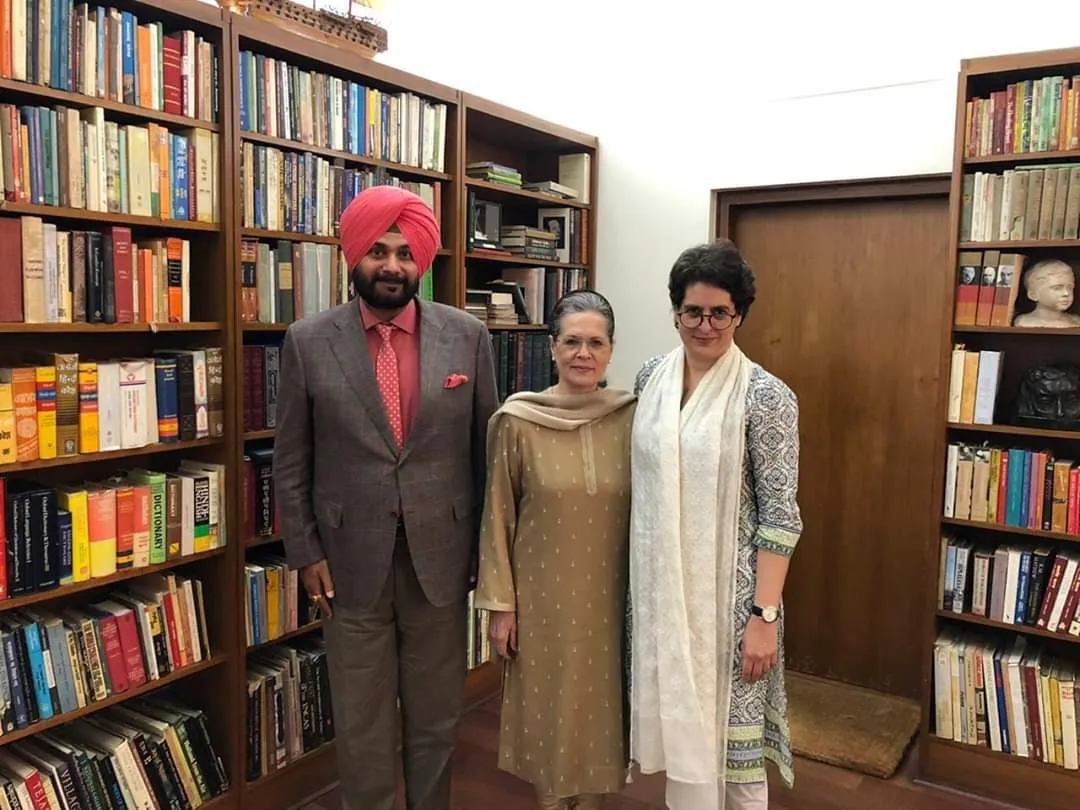 ਨਵਜੋਤ ਸਿੰਘ ਸਿੱਧੂ ਦਿੱਲੀ ਪੁੱਜੇ, ਸੋਨੀਆ ਗਾਂਧੀ ਨਾਲ ਕੀਤੀ ਮੁਲਾਕਾਤ