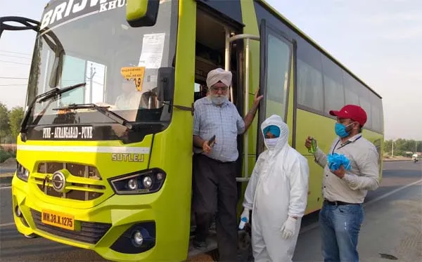 ਕੋਰੋਨਾ ਕਰਫਿਊ : ਤਖਤ ਸ੍ਰੀ ਹਜੂਰ ਸਾਹਿਬ ਤੋਂ ਸੰਗਤਾਂ ਦਾ ਪਹਿਲਾ ਜੱਥਾ ਪੰਜਾਬ ਪਰਤਿਆ
