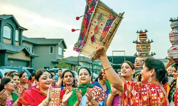 ਕਿਸੇ ਵਿਹਾਰ ਲਈ ਹੁਣ ਤਾਂ ਛੱਜ ਵੀ ਭਾਲਣਾ ਪੈਂਦੈ