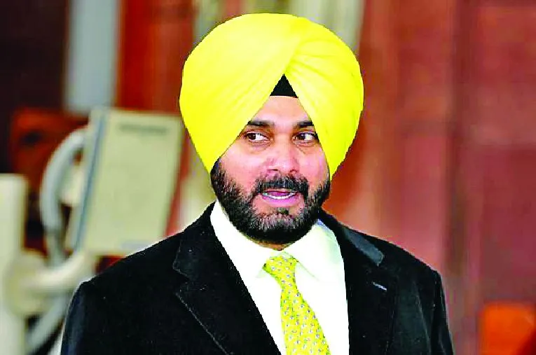 ਸ਼ੇਰ ਦੇ ਜੋੜੇ ਨੂੰ ਗੋਦ ਲੈ ਕੇ ਗਾਇਬ ਹੋਏ ਨਵਜੋਤ ਸਿੱਧੂ, 8 ਲੱਖ ਰੁਪਏ ਲੈਣ ਲਈ ਚਿੜੀਆ ਘਰ ਲੱਭ ਰਿਹਾ ਐ ਸਿੱਧੂ ਨੂੰ