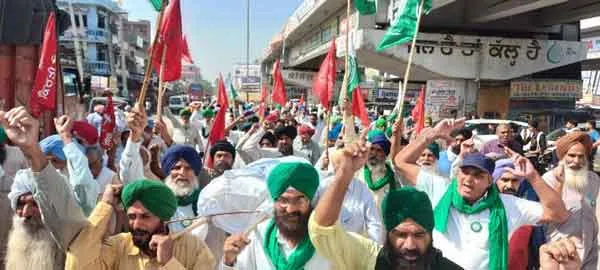 ਸਿੰਘੂ ਬਾਰਡਰ ‘ਤੇ ਕਿਸਾਨਾਂ ਦੀ ਮੀਟਿੰਗ ਜਾਰੀ, MSP ਕਮੇਟੀ ਲਈ ਤੈਅ ਹੋਣਗੇ 5 ਨਾਂਅ