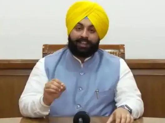 Punjab: ਭਗਵੰਤ ਮਾਨ ਸਰਕਾਰ ਵੱਲੋਂ ਪੰਜਾਬ 'ਚੋਂ ਸਾਰੇ ਗਾਰਬੇਜ ਵੁਲਨੇਰੇਬਲ ਪੁਆਇੰਟਸ ਖ਼ਤਮ ਕਰਨ ਲਈ 10 ਰੋਜ਼ਾ ਵਿਸ਼ੇਸ਼ ਸਫਾਈ ਮੁਹਿੰਮ ਸ਼ੁਰੂ ਕੀਤੀ ਜਾਵੇਗੀ: ਹਰਜੋਤ ਸਿੰਘ ਬੈਂਸ