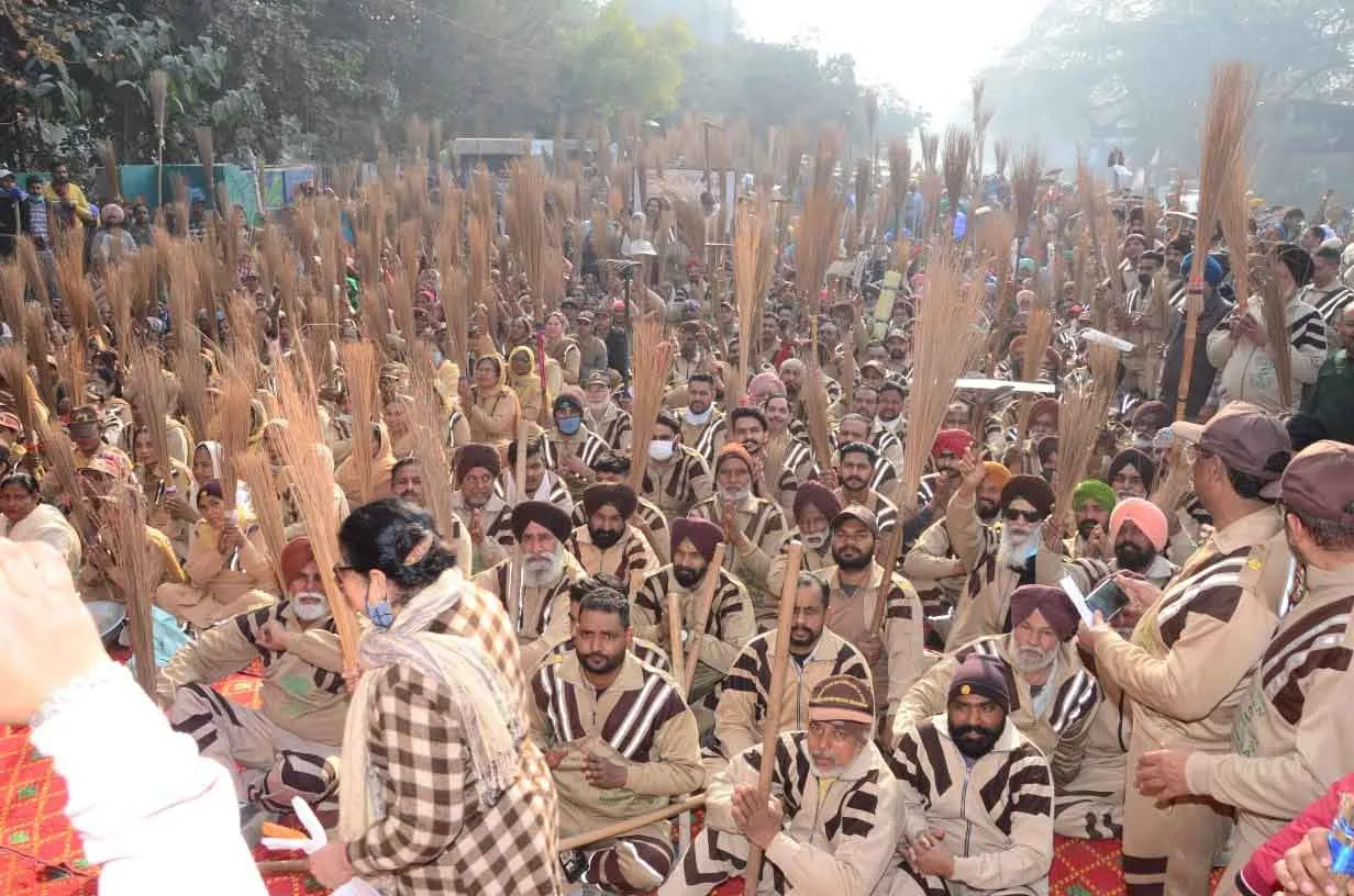 ਆਦਰਸ਼ ਸਮਾਜ ਲਈ ਸਫਾਈ ਵੀ ਜ਼ਰੂਰੀ