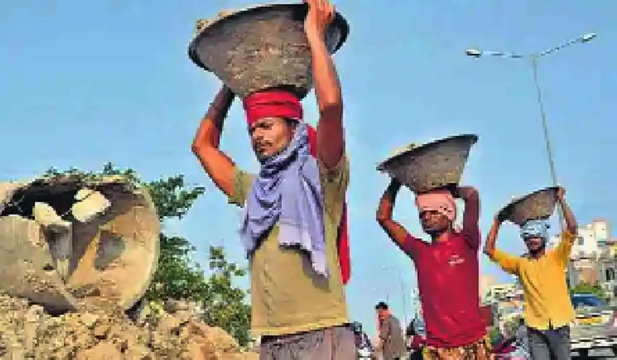 ਆਖ਼ਰ ਕਦੋਂ ਤੱਕ ਹੁੰਦੀ ਰਹੂ ਗਰੀਬਾਂ-ਮਜ਼ਦੂਰਾਂ ਦੀ ਲੁੱਟ
