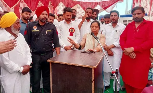 ਆਂਗਣਵਾੜੀ ਸੈਂਟਰਾਂ ਰਾਹੀਂ ਗਰਭਵਤੀ ਮਾਵਾਂ ਤੇ ਬੱਚਿਆਂ ਨੂੰ ਮਿਲੇਗੀ ਪੌਸ਼ਟਿਕ ਖੁਰਾਕ: ਡਾ.ਬਲਜੀਤ ਕੌਰ