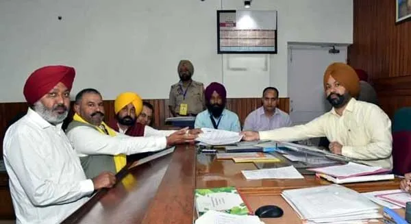 ’ਆਪ’ ਉਮੀਦਵਾਰ ਸੁਸ਼ੀਲ ਕੁਮਾਰ ਰਿੰਕੂ ਨੇ ਭਰਿਆ ਨਾਮਜ਼ਦਗੀ ਪੱਤਰ