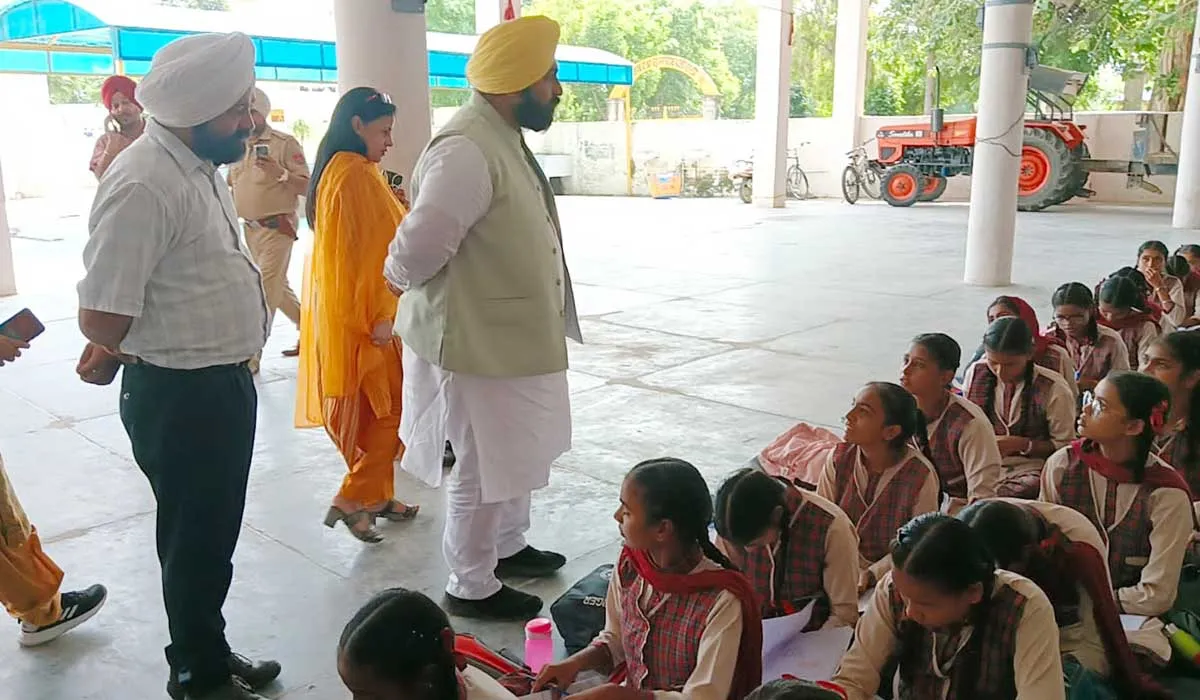 ਸਿੱਖਿਆ ਮੰਤਰੀ ਬੈਂਸ ਵੱਲੋਂ ਲੈਂਟਰ ਡਿੱਗਣ ਨਾਲ ਚਰਚਾ ’ਚ ਆਏ ਸਰਕਾਰੀ ਸਕੂਲ ਬੱਦੋਵਾਲ ਦਾ ਦੌਰਾ