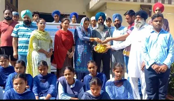 ਮੇਰੀ ਮਾਟੀ-ਮੇਰਾ ਦੇਸ਼ ਤਹਿਤ ਸ਼ਹੀਦ ਚੰਦ ਸਿੰਘ ਫੈਜੁੱਲਾਪੁਰ ਦੇ ਘਰੋਂ ਇਕੱਤਰ ਕੀਤੀ ਮਿੱਟੀ