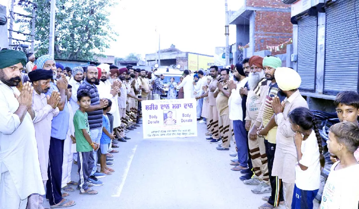 ਪਿੰਡ ਦੀਆਂ ਗਲੀਆਂ ਵਿੱਚ ਗੂੰਜੇ ‘ਨਵਜੋਤ ਇੰਸਾਂ ਅਮਰ ਰਹੇ’ ਦੇ ਨਾਅਰੇ