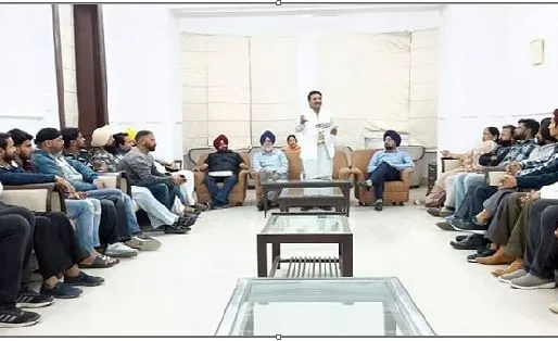 ਨਗਰ ਨਿਗਮ ਚੋਣਾਂ: ‘ਆਪ’ ਵੱਲੋਂ ਧਰਾਤਲ ਪੱਧਰ ਤੱਕ ਤਿਆਰੀਆਂ, ਘਰ-ਘਰ ਪੁੱਜਣਗੇ ਬਲਾਕ ਪ੍ਰਧਾਨ