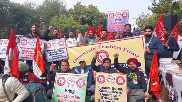 ਡੀ.ਟੀ.ਐੱਫ. ਵੱਲੋਂ ਕੌਮੀ ਸਿੱਖਿਆ ਨੀਤੀ-2020 ਵਿਰੁੱਧ ਦਿੱਲੀ ਧਰਨੇ ’ਚ ਸ਼ਮੂਲੀਅਤ