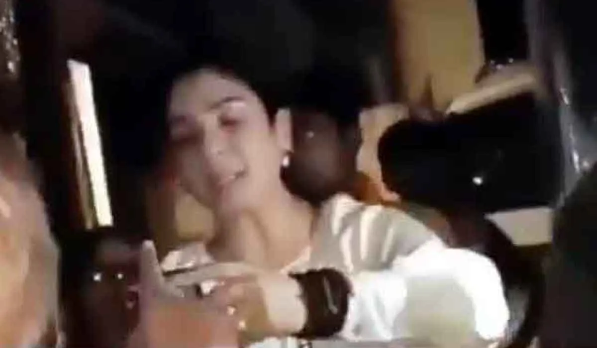 ‘Attack’ on Raveena Tandon: ਰਵੀਨਾ ਟੰਡਨ ਤੇ ਉਨ੍ਹਾਂ ਦੇ ਡਰਾਈਵਰ ਨਾਲ ਕੁੱਟਮਾਰ! ਟੰਡਨ ਦਾ ‘ਮੁਝੇ ਮਤ ਮਾਰੋ’ ਵੀਡੀਓ ਵਾਇਰਲ!