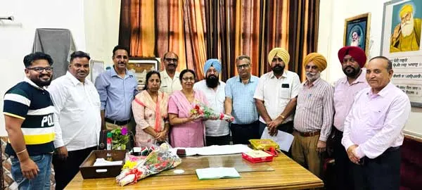 ਸ੍ਰੀਮਤੀ ਨੀਲਮ ਰਾਣੀ ਨੇ ਜ਼ਿਲ੍ਹਾ ਸਿੱਖਿਆ ਅਫ਼ਸਰ ਸੈਕੰਡਰੀ ਵਜੋਂ ਅਹੁਦਾ ਸੰਭਾਲਿਆ