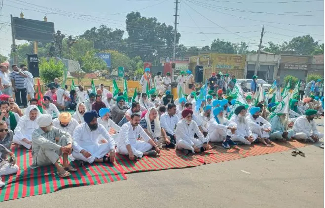 Farmers Protest: ਸੰਯੁਕਤ ਕਿਸਾਨ ਮੋਰਚਾ ਪੰਜਾਬ ਦੇ ਸੱਦੇ ’ਤੇ ਕਿਸਾਨਾਂ ਨੇ ਦਿੱਤਾ ਧਰਨਾ