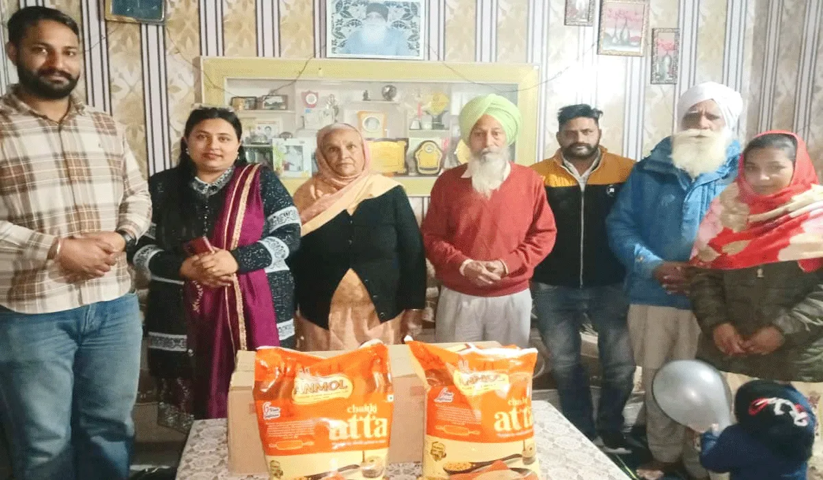 Sunam News: ਪਵਿੱਤਰ ਅਵਤਾਰ ਮਹੀਨੇ ਦੀ ਖੁਸ਼ੀ ‘ਚ ਵੰਡਿਆ ਰਾਸ਼ਨ