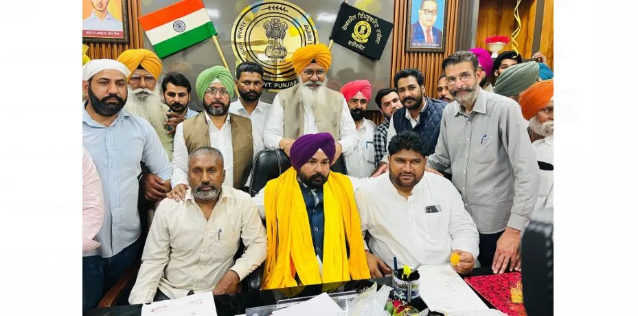 ⁠Improvement Trust Faridkot: ਗਗਨਦੀਪ ਸਿੰਘ ਧਾਲੀਵਾਲ ਨੇ ਸੰਭਾਲਿਆ ਇੰਪਰੂਵਮੈਂਟ ਟਰੱਸਟ ਦੇ ਚੇਅਰਮੈਨ ਦਾ ਅਹੁਦਾ
