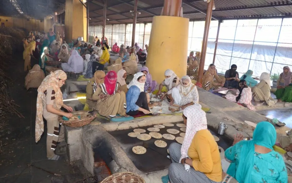MSG Gurumantra Bhandara