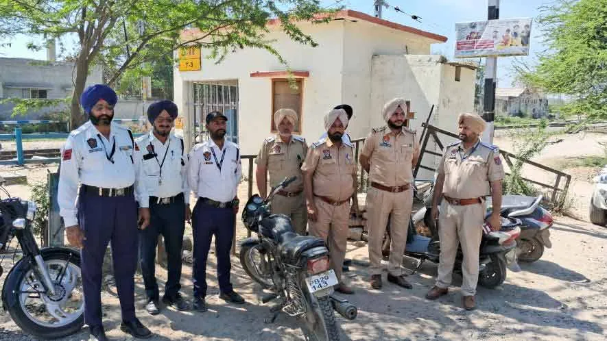 Punjab Traffic Rules: ਟਰੈਫਿਕ ਪੁਲਿਸ ਨੇ ਆਵਾਜਾਈ ਨਿਯਮਾਂ ਦੀ ਉਲੰਘਣਾ ਕਰਨ ’ਤੇ ਕੱਟੇ ਚਲਾਨ