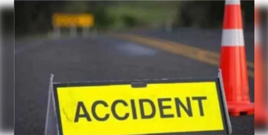 Road Accident: ਡੰਪਰ ਅਤੇ ਕਾਰ ਵਿਚਕਾਰ ਭਿਆਨਕ ਟੱਕਰ, ਤਿੰਨ ਦੀ ਮੌਤ
