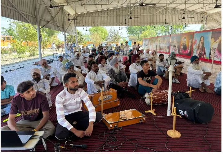 Naamcharcha: ਰੂਹਾਨੀ ਸਥਾਪਨਾ ਮਹੀਨੇ ਦੀ ਖੁਸ਼ੀ ਵਿੱਚ ਬਲਾਕ ਦੀ ਨਾਮ ਚਰਚਾ ਹੋਈ