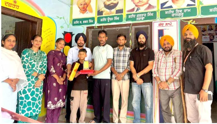 Navodaya Vidyalaya: ਗ੍ਰਾਮ ਪੰਚਾਇਤ ਕਨਸੂਹਾ ਕਲਾਂ ਵੱਲੋਂ ਨਵੋਦਿਆ ‘ਚ ਚੁਣੇ ਹਰਸ਼ਦੀਪ ਸਿੰਘ ਦਾ ਸਨਮਾਨ 