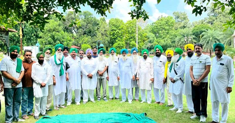 Farmers Meeting: ਨਕਲੀ ਡੀੇਏਪੀ ਖਾਦ ਤੋਂ ਪ੍ਰੇਸ਼ਾਨ ਕਿਸਾਨ, ਸੰਯੁਕਤ ਕਿਸਾਨ ਮੋਰਚੇ ਦੀ ਮੀਟਿੰਗ ’ਚ ਗੂੰਜਿਆਂ ਮਸਲਾ
