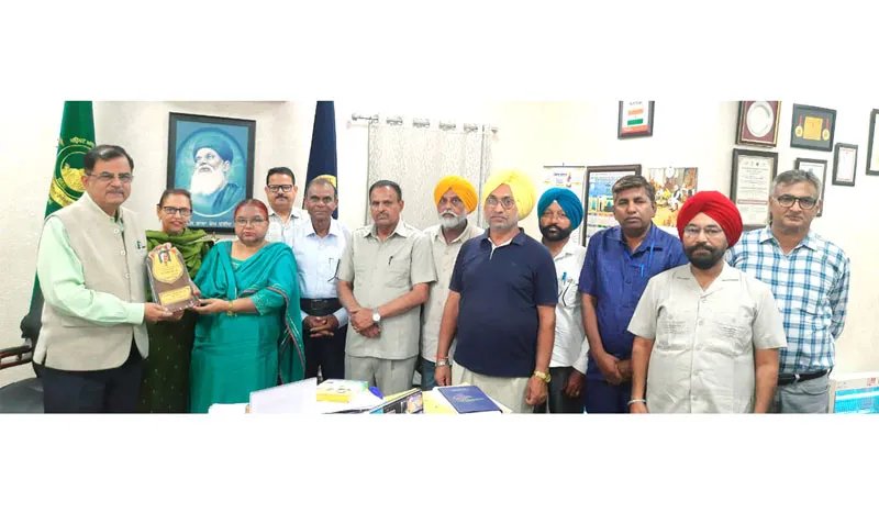 Faridkot News: ਐਲ.ਬੀ.ਸੀ.ਟੀ. ਵੱਲੋਂ ਵਾਇਸ ਚਾਂਸਲਰ ਡਾ. ਸੂਦ ਨਾਲ ਮੁਲਾਕਾਤ ਕੀਤੀ ਗਈ : ਢੋਸੀਵਾਲ
