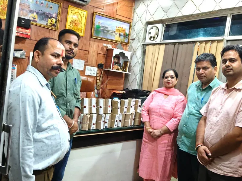 Festival Food Checks: ਤਿਉਹਾਰਾਂ ਦੇ ਮੱਦੇਨਜ਼ਰ ਜ਼ਿਲ੍ਹਾ ਫੂਡ ਸੇਫਟੀ ਟੀਮਾਂ ਵੱਲੋਂ ਲਗਾਤਾਰ ਚੈਕਿੰਗ ਜਾਰੀ