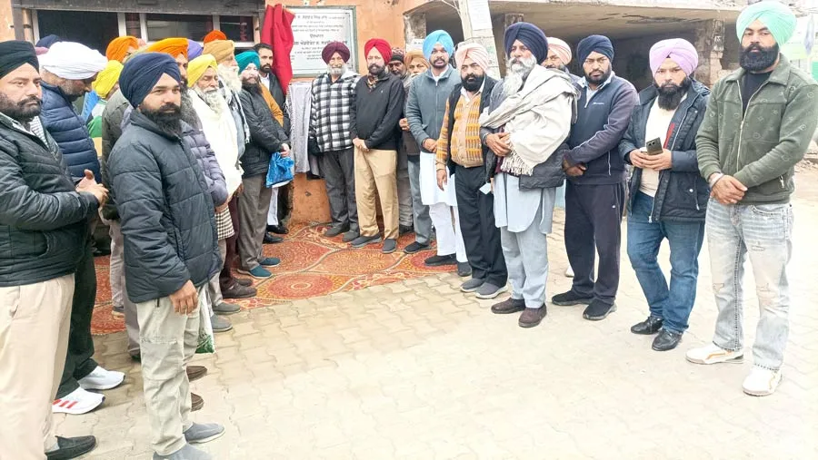 Development Work: ਵਿਧਾਇਕ ਲਖਬੀਰ ਸਿੰਘ ਰਾਏ ਨੇ ਪਿੰਡ ਦੀ ਫਿਰਨੀ ਦਾ ਕੀਤਾ ਉਦਘਾਟਨ