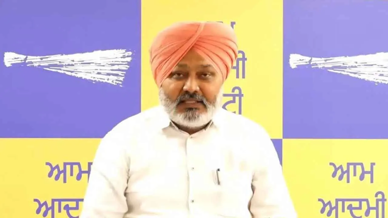 AAP Punjab: ਭਾਜਪਾ ਦਲਬਦਲੂਆਂ ਨੂੰ ਵਰਤ ਕੇ ਸੁੱਟਣ ਵਾਲੇ ਮੋਹਰਿਆਂ ਵਾਂਗ ਸਮਝਦੀ: ਹਰਪਾਲ ਸਿੰਘ ਚੀਮਾ