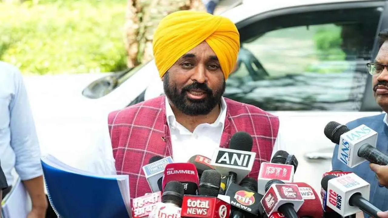 NEET ਪੇਪਰ ਲੀਕ ਨਾਲ ਲੱਖਾਂ ਵਿਦਿਆਰਥੀਆਂ ਦੇ ਸੁਪਨੇ ਟੁੱਟੇ, ਕੇਂਦਰ ਦੀ ਨਾਕਾਮੀ ਅਤੇ ਵਿਦਿਆਰਥੀਆਂ ਨਾਲ ਧੋਖਾਧੜੀ-ਮੁੱਖ ਮੰਤਰੀ ਭਗਵੰਤ ਸਿੰਘ ਮਾਨ