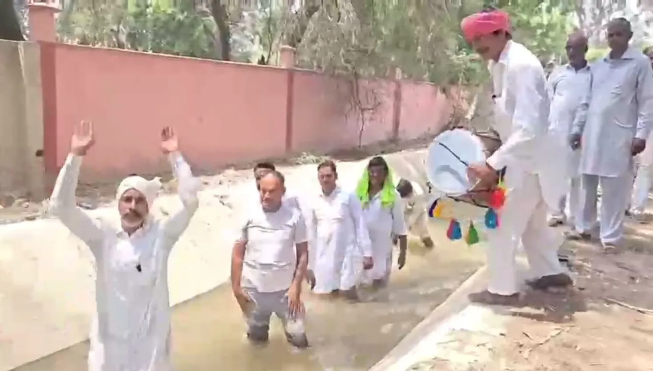 Abohar Farmers Protest News: ਕਿਸਾਨਾਂ ਵੱਲੋਂ ਢੋਲ ਵਜਾ ਕੀਤਾ ਰੋਸ ਪ੍ਰਗਟ