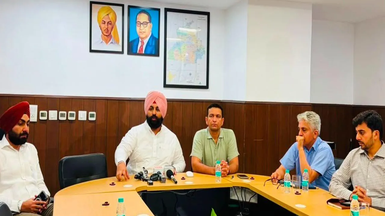 Harjot Singh Bains ਵੱਲੋਂ “ਮਿਸ਼ਨ ਕਲੀਨ ਪੰਜਾਬ” ਦੀ ਸ਼ੁਰੂਆਤ; ਸਾਰੇ ਐਮ.ਸੀ. ਅਧਿਕਾਰੀ ਰੋਜ਼ਾਨਾ ਸਵੇਰੇ 7 ਤੋਂ 8 ਵਜੇ ਤੱਕ ਫ਼ੀਲਡ ਵਿੱਚ ਹੋਣਗੇ