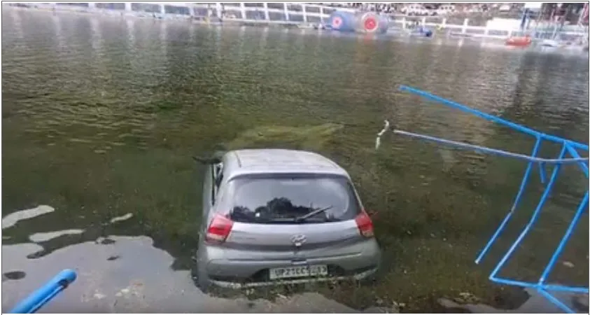 Nainital Accident: ਨੈਨੀਤਾਲ ’ਚ ਵੱਡਾ ਹਾਦਸਾ ਟਲਿਆ, ਸਰੀਤਾਤਾਲ ਝੀਲ ’ਚ ਡਿੱਗੀ ਸੈਲਾਨੀਆਂ ਦੀ ਕਾਰ