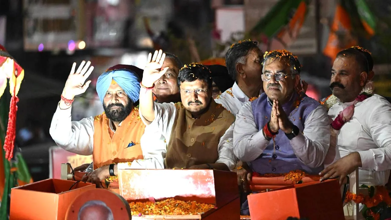 Nitin Nabin Jalandhar Roadshow: ਜਲੰਧਰ ਪਹੁੰਚੇ ਭਾਜਪਾ ਦੇ ਰਾਸ਼ਟਰੀ ਪ੍ਰਧਾਨ ਨਿਤਿਨ ਨਵੀਨ, ਰੋਡ ਸ਼ੋਅ ’ਚ ਇਕੱਠੀ ਹੋਈ ਭਾਰੀ ਭੀੜ