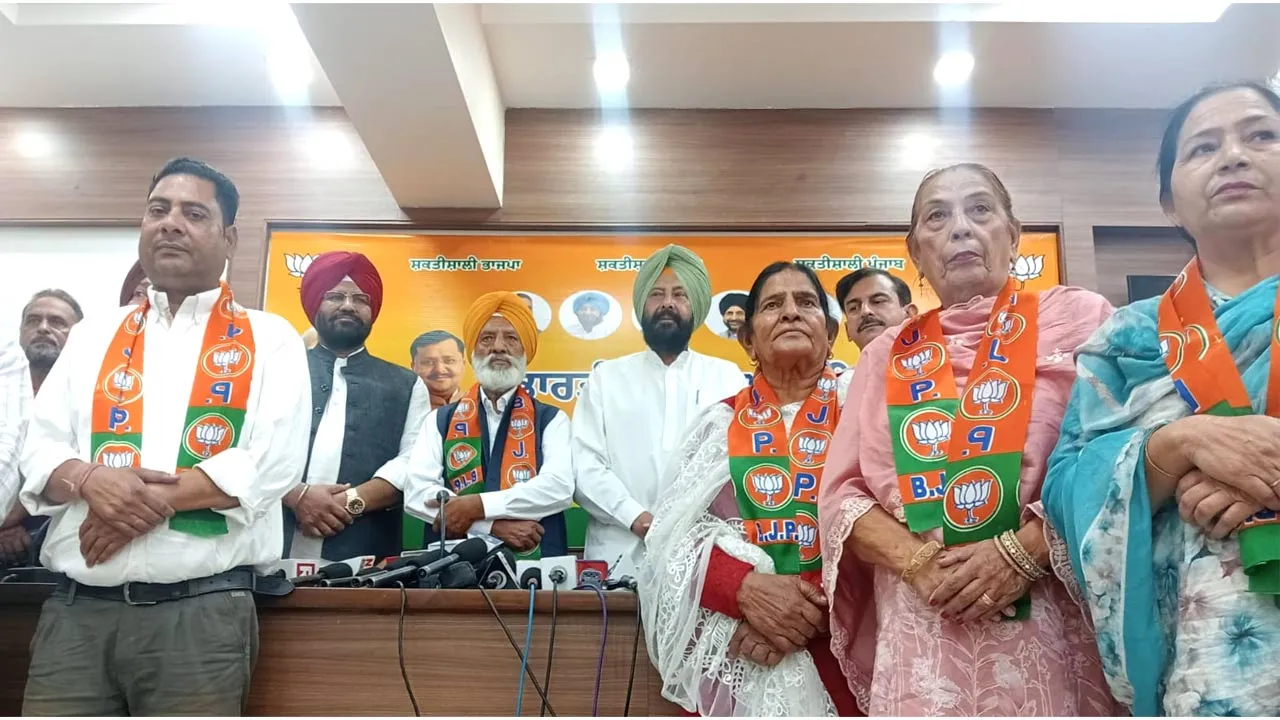 Punjab BJP News: ਆਪ ਆਗੂ ਜਿੱਤ ਲਾਲ ਭੱਟੀ ਪੰਜਾਬ ਭਾਜਪਾ ਪ੍ਰਧਾਨ ਕੇਵਲ ਸਿੰਘ ਢਿੱਲੋਂ ਦੀ ਹਾਜ਼ਰੀ ’ਚ ਭਾਜਪਾ ’ਚ ਸ਼ਾਮਲ