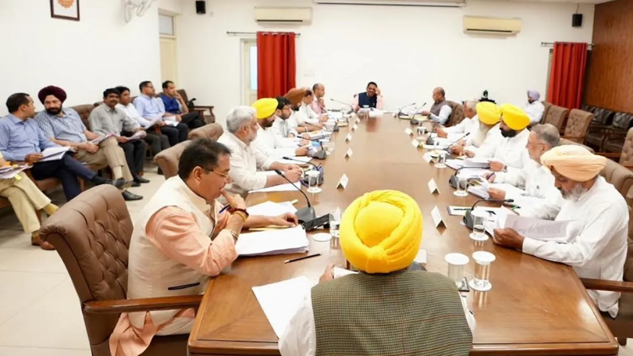 Punjab Education News: ਮੁੱਖ ਮੰਤਰੀ ਭਗਵੰਤ ਸਿੰਘ ਮਾਨ ਦੀ ਅਗਵਾਈ ਹੇਠ ਪੰਜਾਬ ਕੈਬਨਿਟ ਵੱਲੋਂ ਸਕੂਲ ਫੀਸਾਂ ਵਿੱਚ ਆਪਹੁਦਰੇ ਵਾਧੇ ਉੱਤੇ ਨਕੇਲ, ਵਾਧੇ ਦੀ ਸਾਲਾਨਾ ਹੱਦ ਪੰਜ ਫੀਸਦੀ ਤੈਅ
