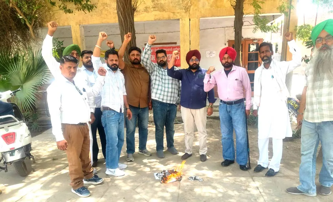 Punjab MGNREGA Employees Protest: ਨਰੇਗਾ ਮੁਲਾਜ਼ਮਾਂ ਦੀਆਂ ਮੰਗਾਂ ਤੁਰੰਤ ਮੰਨੇ ਸਰਕਾਰ : ਗੋਰਾ ਪਿਪਲੀ, ਪੱਪੀ ਢਿੱਲਵਾਂ
