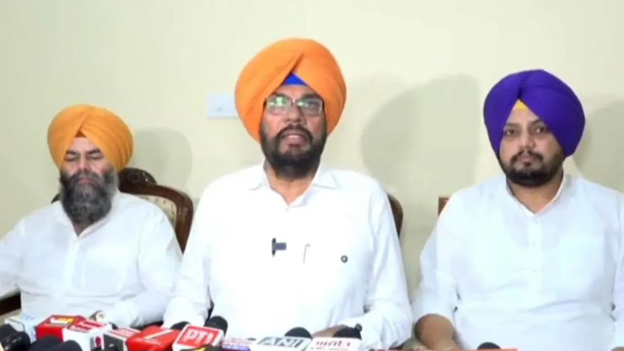Punjab News: ਭਾਜਪਾ ਆਗੂ ਦੇ ਬੇਟੇ ਦੀ ਭਾਰੀ ਮਾਤਰਾ ਵਿੱਚ ਹਥਿਆਰਾਂ ਨਾਲ ਗ੍ਰਿਫ਼ਤਾਰੀ ਭਗਵਾ ਪਾਰਟੀ ਦਾ ਪੰਜਾਬ ਦੀ ਸ਼ਾਂਤੀ ਅਤੇ ਭਾਈਚਾਰਕ ਸਾਂਝ ਨੂੰ ਭੰਗ ਕਰਨ ਦਾ ਜਿਊਂਦਾ-ਜਾਗਦਾ ਸਬੂਤ: ਕੁਲਦੀਪ ਧਾਲੀਵਾਲ