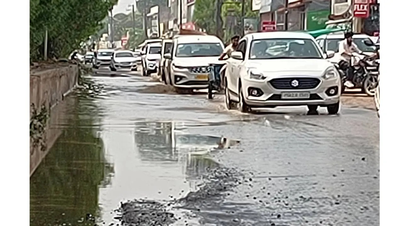 Rain: ਥੋੜ੍ਹੇ ਸਮੇਂ ਦੇ ਮੀਂਹ ਨੇ ਮਾਨਸੂਨ ਸਬੰਧੀ ਨਿਗਮ ਦੀਆਂ ਤਿਆਰੀਆਂ ਦੀ ਖੋਲੀ ਪੋਲ