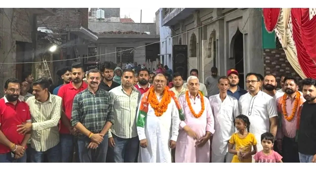 Hoshiarpur BJP News: ਸਾਬਕਾ ਕੌਂਸਲਰ ਵਿਕਰਮ ਮਹਿਤਾ ਸਾਥੀਆਂ ਸਮੇਤ ਭਾਜਪਾ ’ਚ ਸ਼ਾਮਲ
