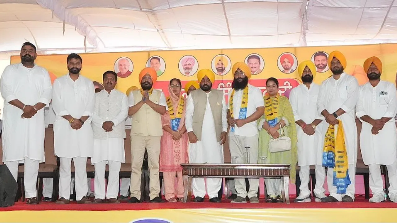 AAP Punjab: ਪਾਤੜਾਂ 'ਚ ਅਕਾਲੀ ਦਲ ਨੂੰ ਝਟਕਾ, ਸਾਬਕਾ ਵਿਧਾਇਕ ਵਨਿੰਦਰ ਕੌਰ ਲੂੰਬਾ ਅਤੇ ਕਰਨ ਸਿੰਘ ਡੀਟੀਓ ਸਾਥੀਆਂ ਸਮੇਤ 'ਆਪ' 'ਚ ਸ਼ਾਮਲ
