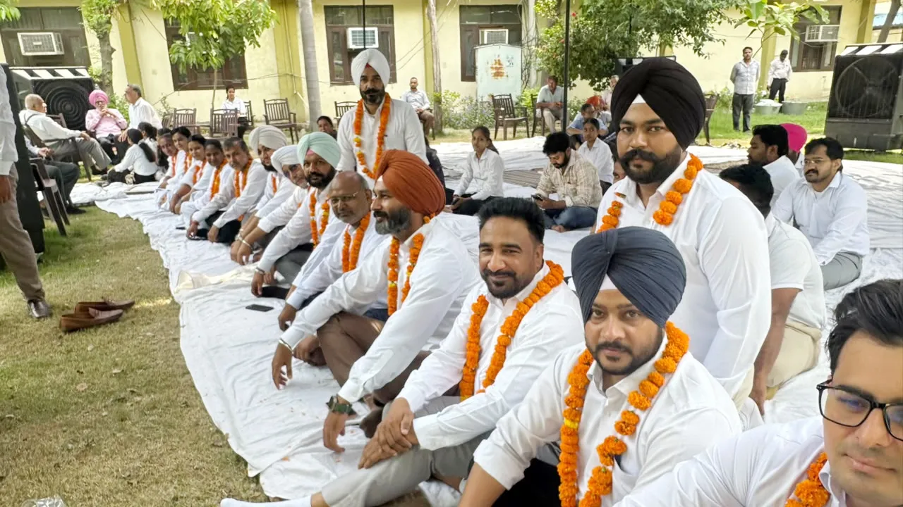 Bar Association Protest: ਬਾਰ ਐਸੋਸੀਏਸ਼ਨ ਦਾ ਸੰਘਰਸ਼ ਹੋਇਆ ਹੋਰ ਤੇਜ਼, 13ਵੇਂ ਦਿਨ 17 ਵਕੀਲ ਭੁੱਖ ਹੜਤਾਲ ’ਤੇ ਬੈਠੇ