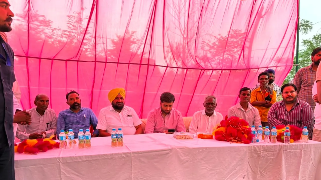 Bathinda News: ਧੋਬੀਆਣਾ ਬਸਤੀ ’ਚ ਸ਼ੁਰੂ ਹੋਵੇਗਾ ਸੀਵਰੇਜ ਪ੍ਰੋਜੈਕਟ, ਵਿਕਾਸ ਕਾਰਜਾਂ ਨੂੰ ਦਿੱਤੀ ਜਾਵੇਗੀ ਰਫ਼ਤਾਰ : ਮੇਅਰ